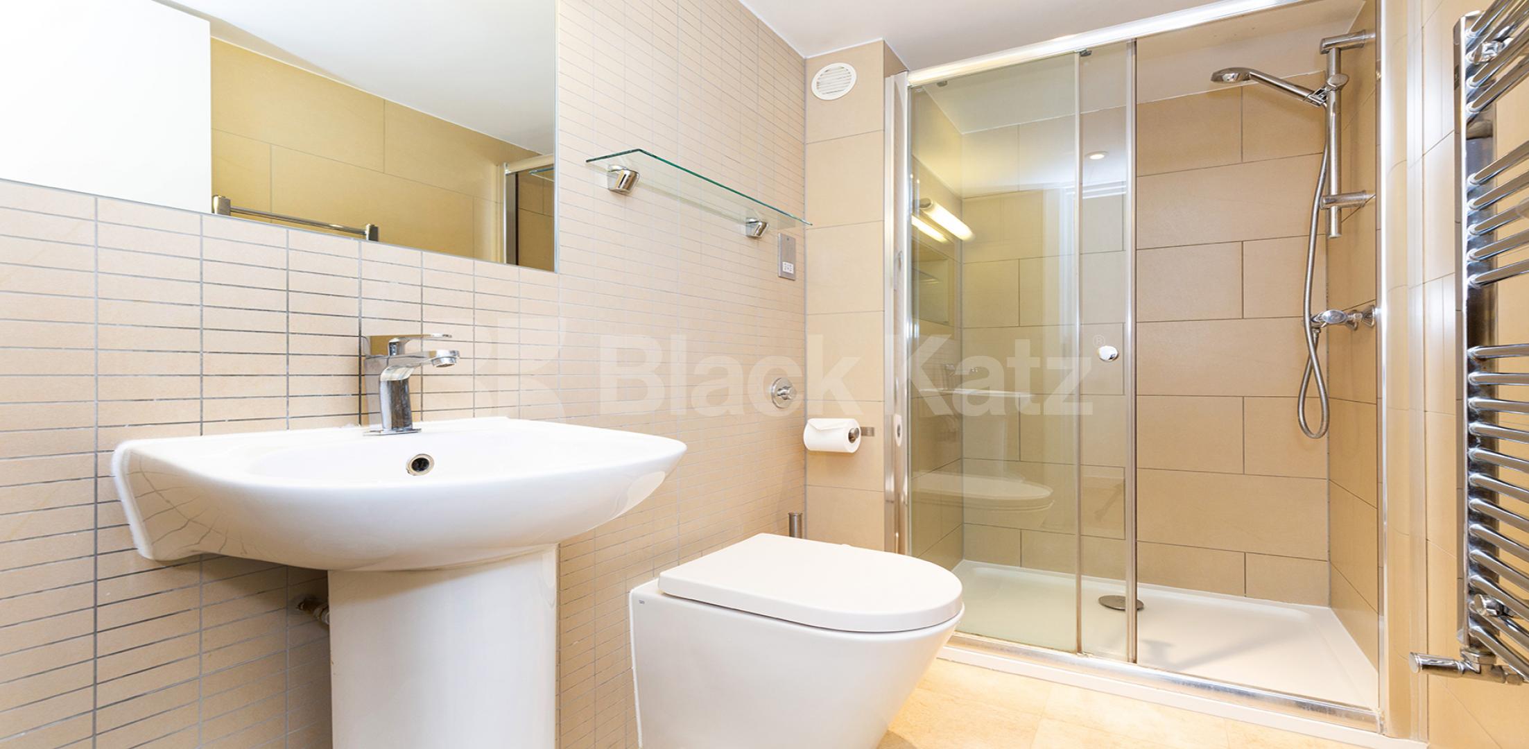 			MINS TO UCL, SOAS & LSE, 2 Bedroom, 1 bath, 1 reception Flat			 Byng Place, RUSSELL SQUARE